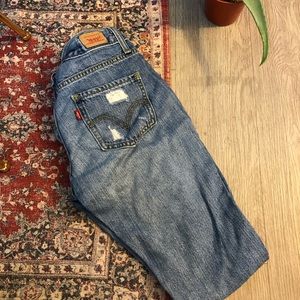 Levi’s boyfriend fit jeans